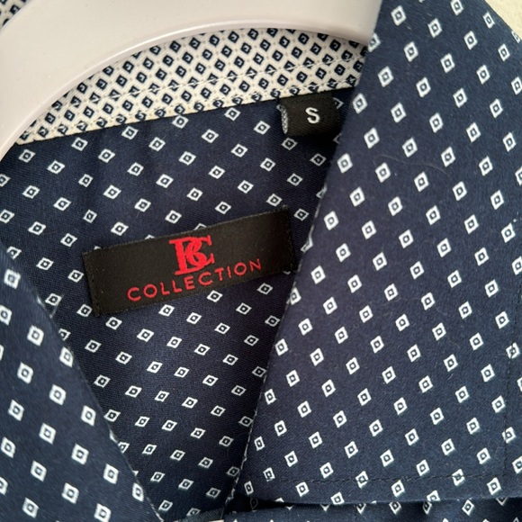 Men’s Short Sleeve Button Up Shirt - Picture 2 of 3